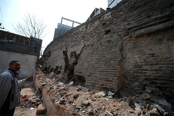 济南最后一段古城墙“露脸” 墙高约5米长约14米